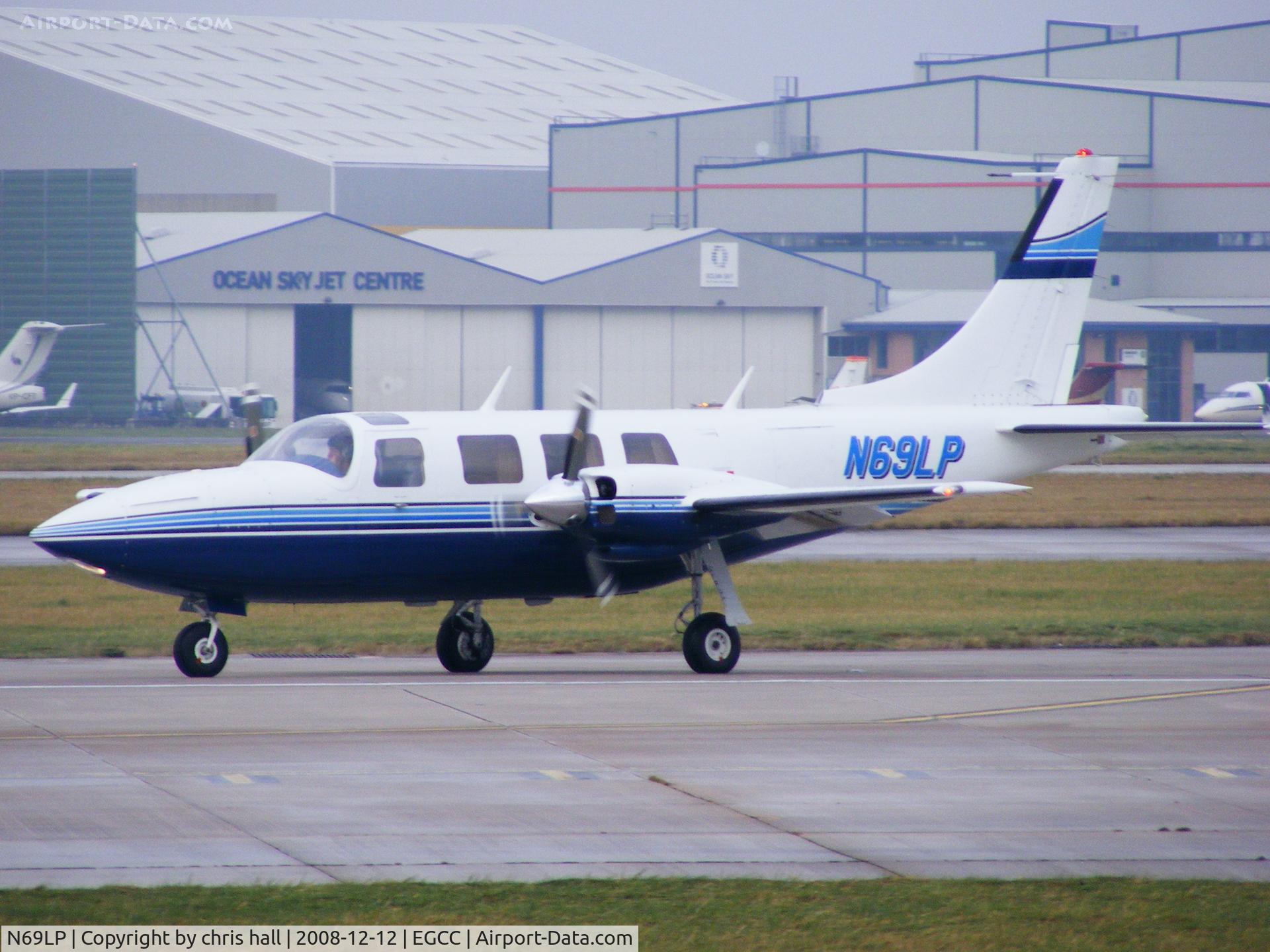N69LP, 1978 Piper PA-60-601P Aerostar C/N 61P-0541-230, departing from Manchester