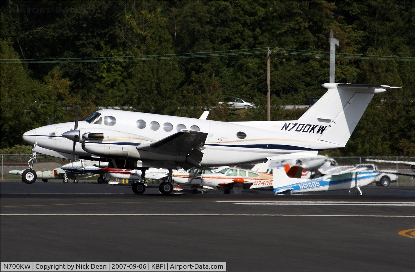 N700KW, 1976 Beech 200 Super King Air C/N BB-115, KBFI