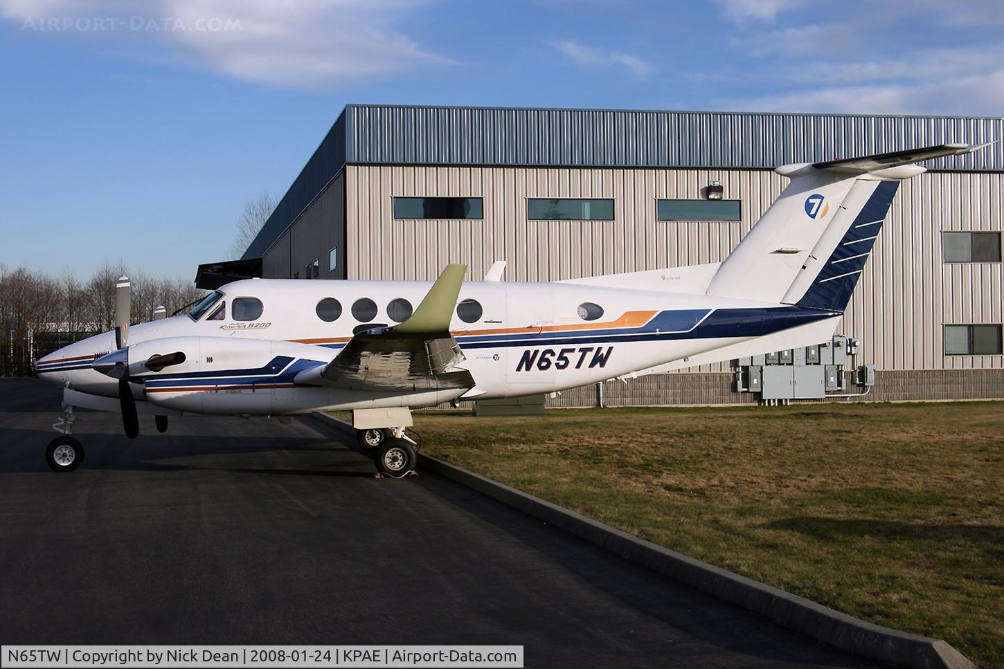 N65TW, 1981 Beech B200 King Air C/N BB-902, KPAE outside our hangar with a brand new set of winglets installed