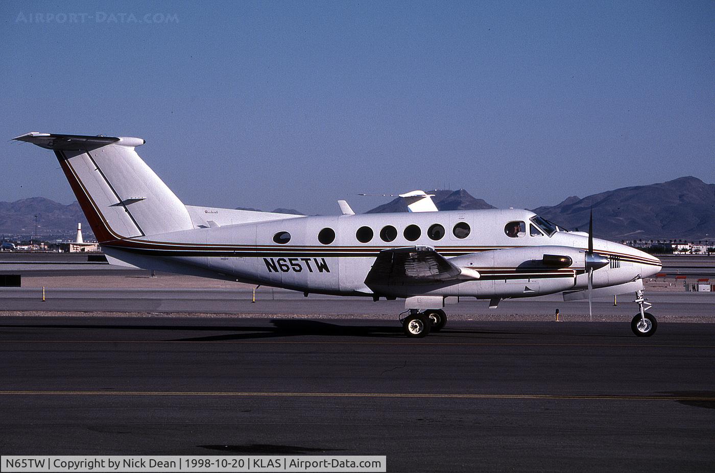 N65TW, 1981 Beech B200 King Air C/N BB-902, KLAS Seen as it was prior to getting its winglets
