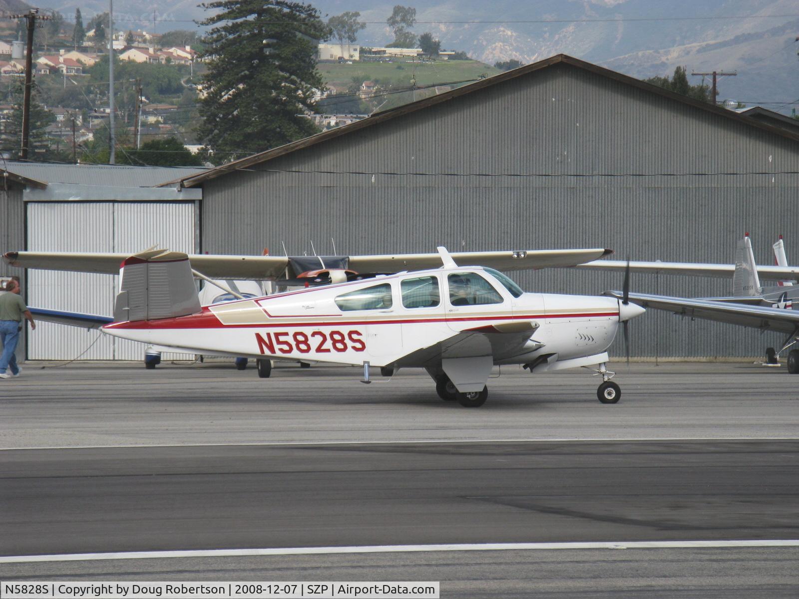 N5828S, 1964 Beech S35 Bonanza C/N D-7727, 1964 Beech S35 BONANZA, Continental IO-520-B 285 Hp, taxi