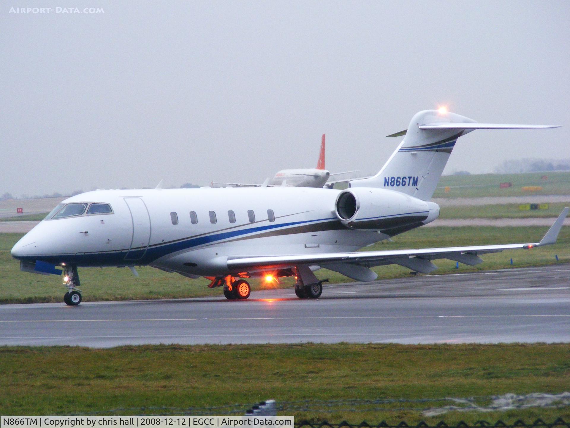 N866TM, 2005 Bombardier Challenger 300 (BD-100-1A10) C/N 20066, Taxing out
