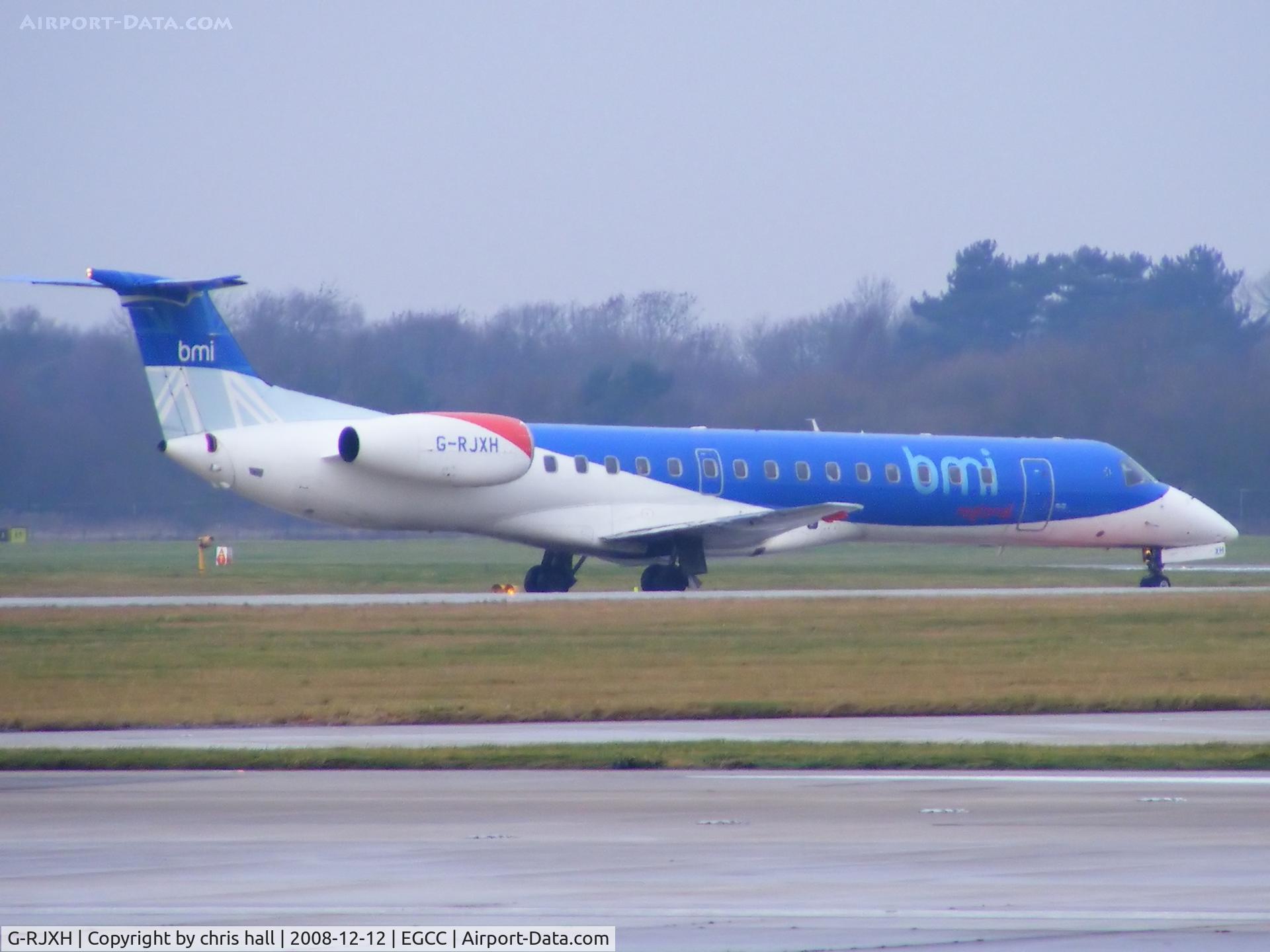G-RJXH, 2001 Embraer EMB-145EP (ERJ-145EP) C/N 145442, Taxing to the terminal after a R/W 24L landing