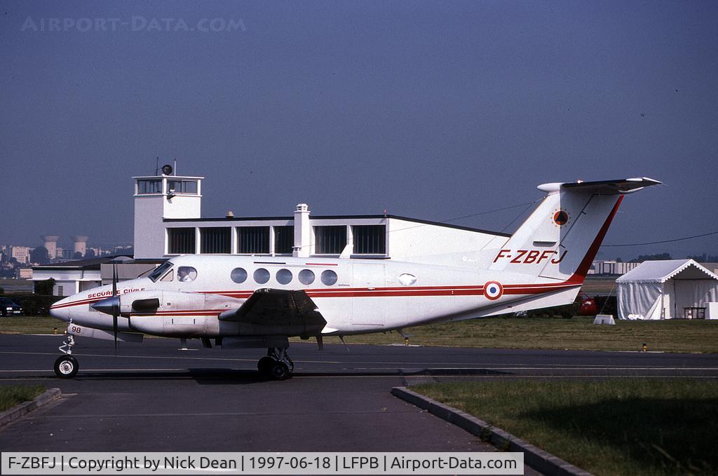 F-ZBFJ, 1982 Beech B200 King Air C/N BB-1102, LFPB