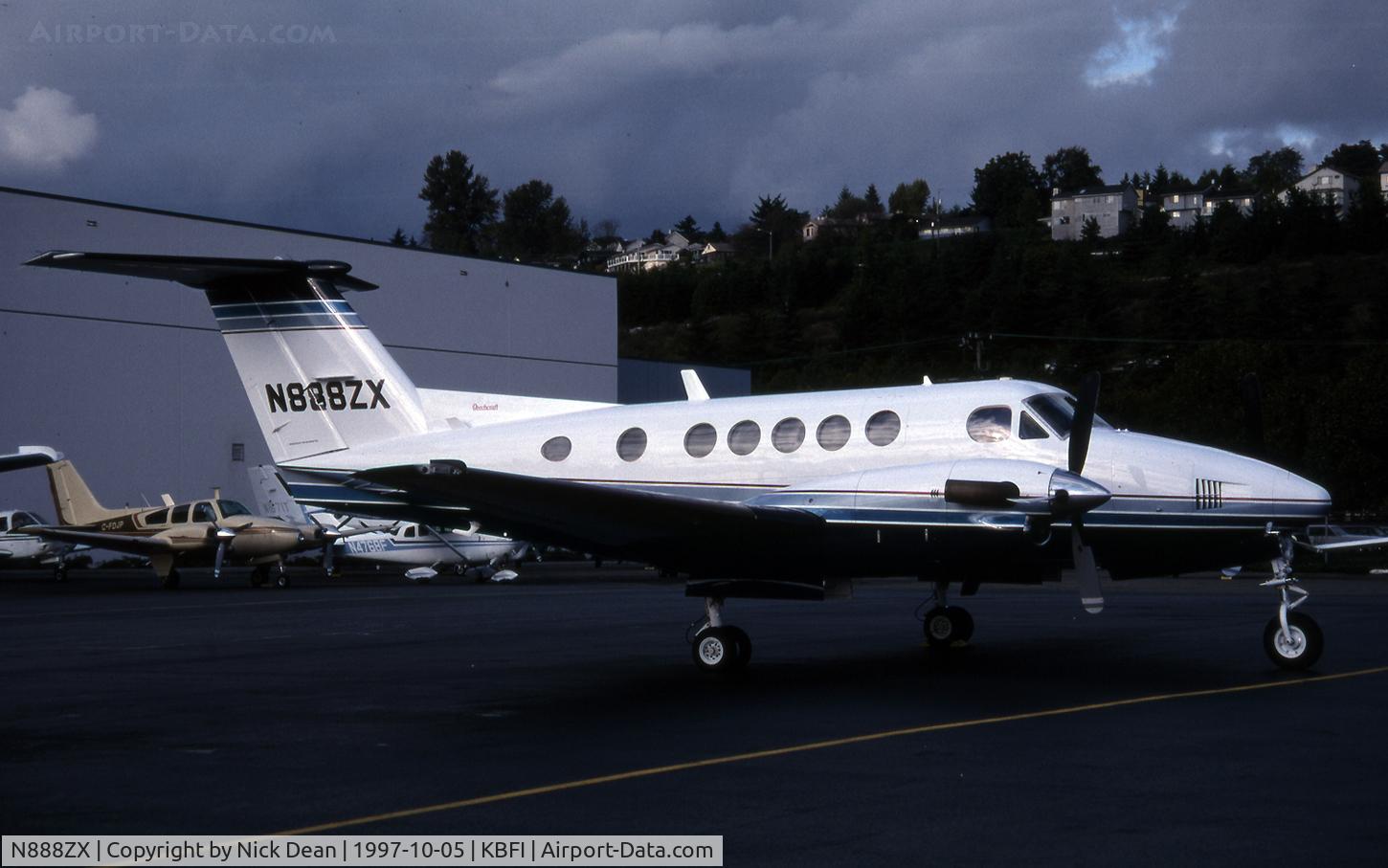 N888ZX, 1983 Beech B200 King Air C/N BB-1140, KBFI