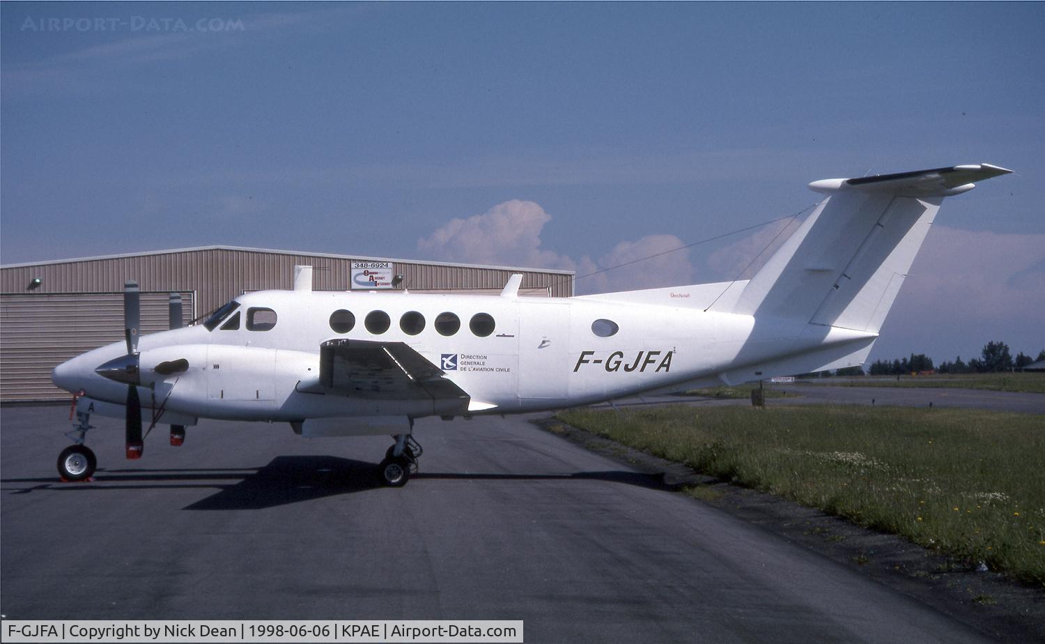 F-GJFA, 1987 Beech B200 King Air C/N BB-1270, KPAE