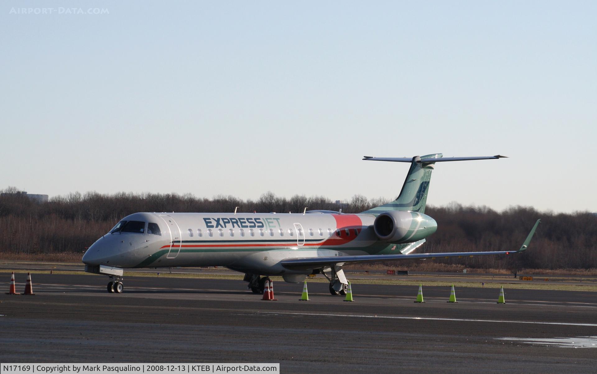 N17169, 2004 Embraer ERJ-145XR (EMB-145XR) C/N 14500844, EMB-145XR