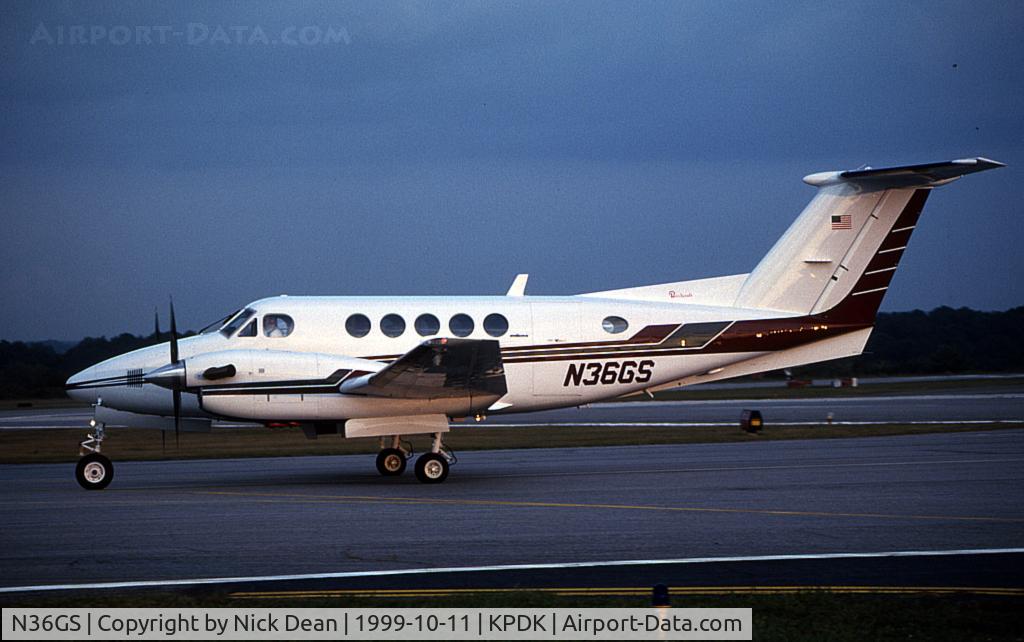 N36GS, 1988 Beech B200 King Air C/N BB-1298, KPDK