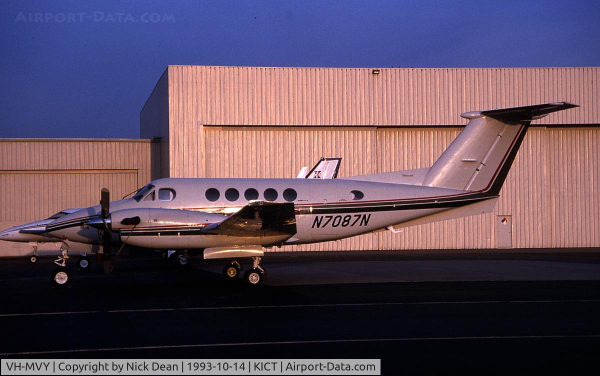 VH-MVY, 1989 Beech B200 King Air C/N BB-1324, KICT (Seen as N7087N prior to going on the VH- register)