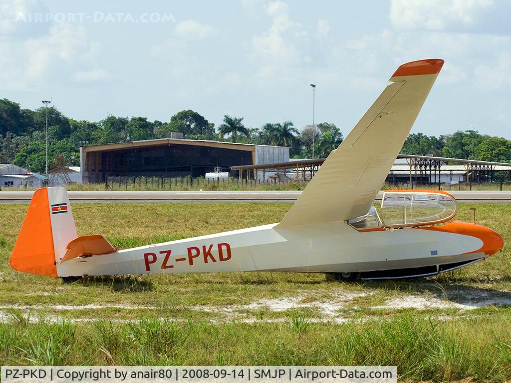 PZ-PKD, 1958 Schleicher Ka-7 Rhonadler C/N 398/58, Awaiting the arrival of SLM 993 from AMS, before it can have access to the runway again.