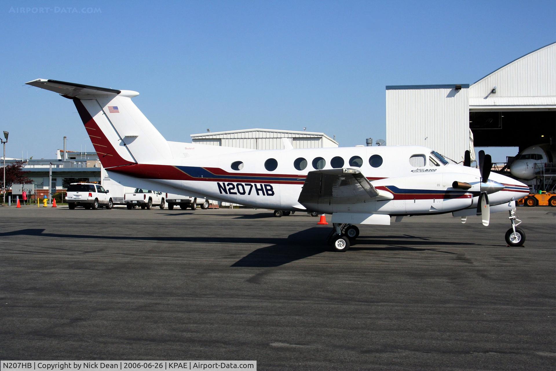 N207HB, 1995 Beech B200 King Air C/N BB-1516, KPAE