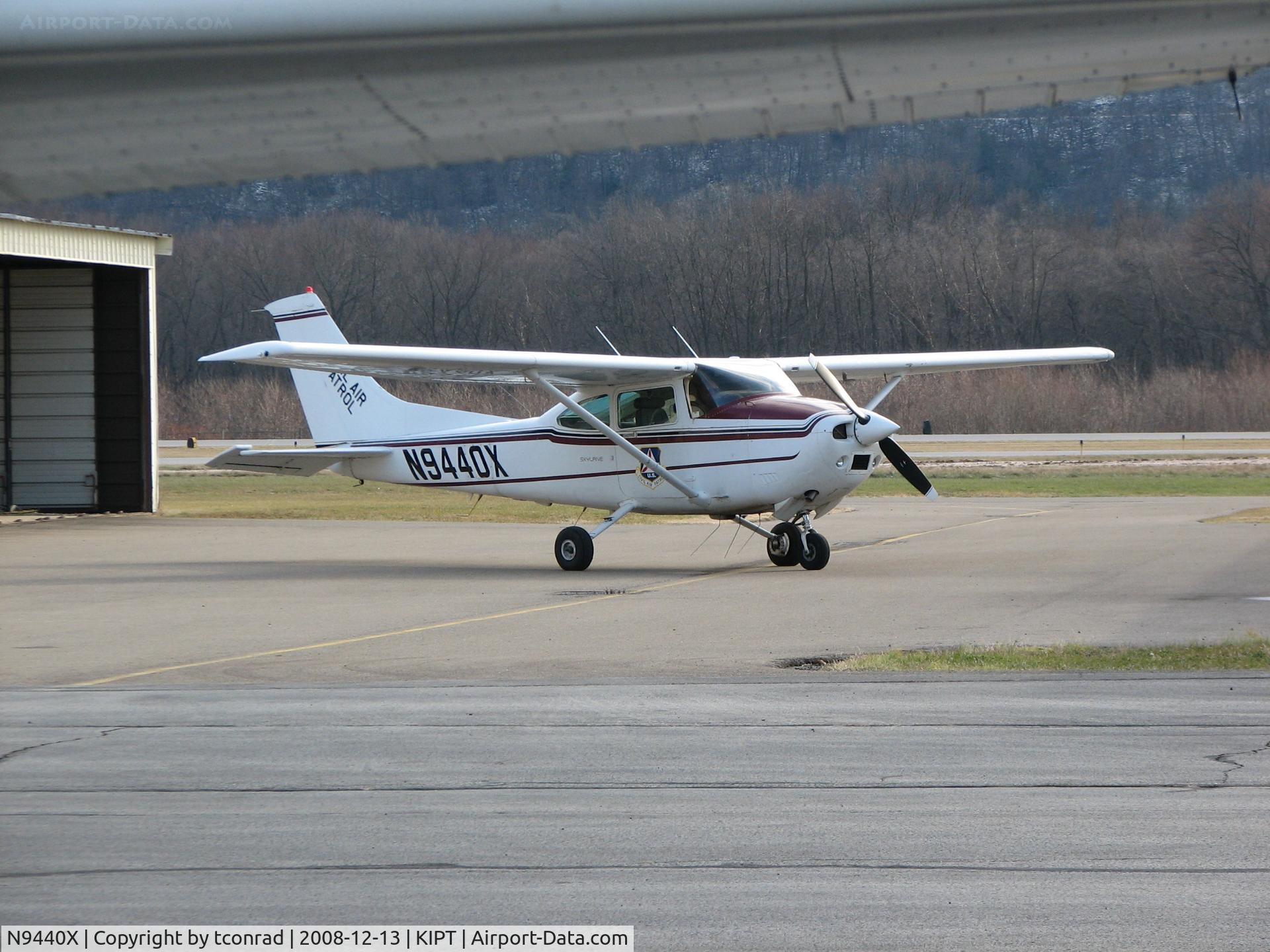 N9440X, 1985 Cessna 182R Skylane C/N 18268527, at Williamsport