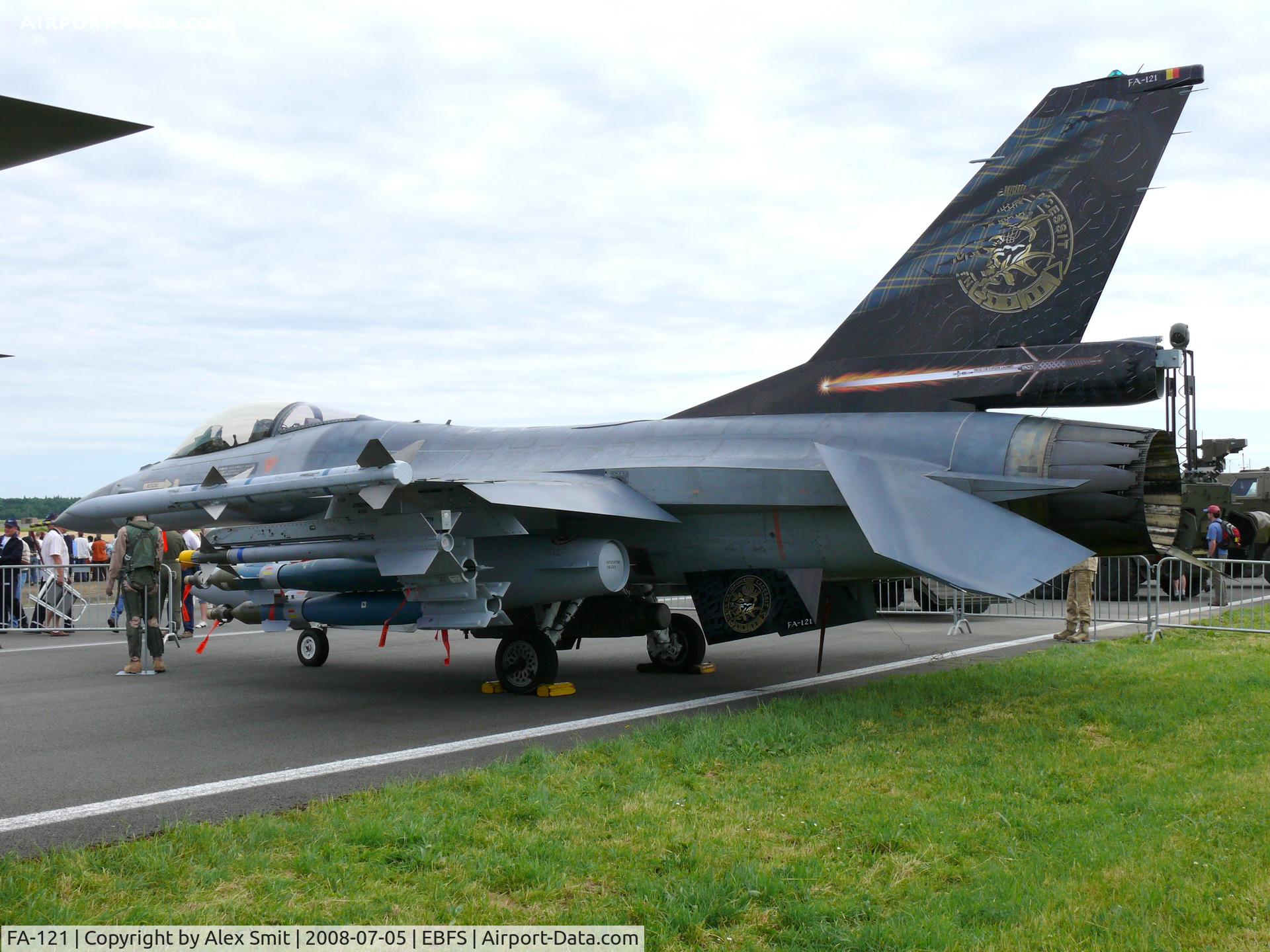 FA-121, SABCA F-16AM Fighting Falcon C/N 6H-121, General Dynamics F-16AM FA-121 Belgian Air Component with a awesome paintjob on the tail