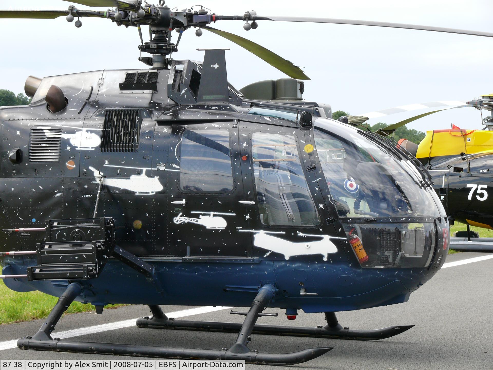 87 38, MBB Bo.105P1 C/N 6138, MBB Bo105P Demond 87#38 German Army in a very nice livery
