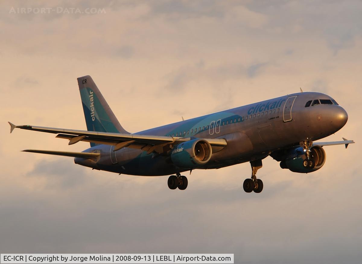 EC-ICR, 1991 Airbus A320-211 C/N 240, Clear to land RWY 25R.