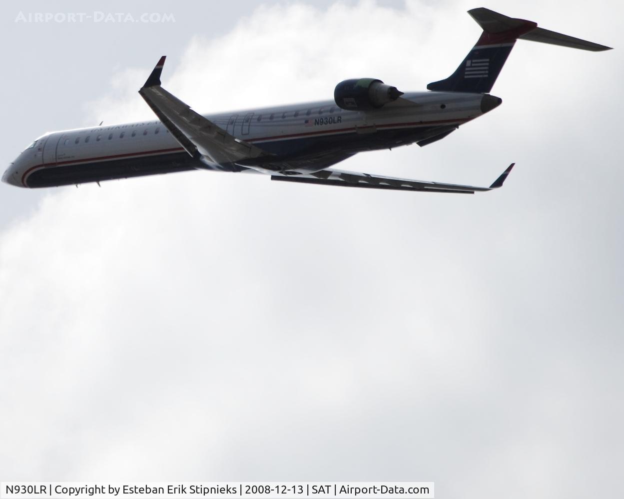 N930LR, 2005 Bombardier CRJ-900ER (CL-600-2D24) C/N 15030, Into a roaring wind practically on the nose