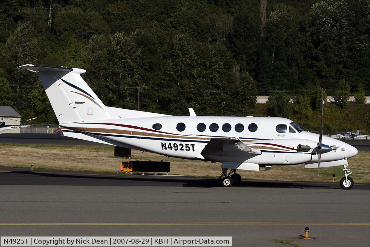 N4925T, 2004 Raytheon Aircraft Company B200 C/N BB-1870, KBFI