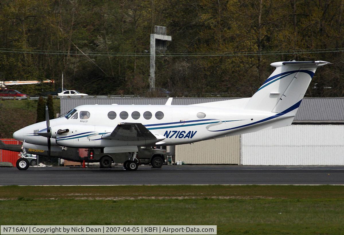 N716AV, Raytheon Aircraft Company B200 C/N BB-1876, KBFI