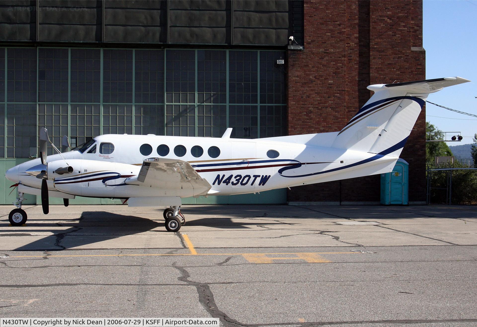 N430TW, 2006 Raytheon B200 King Air C/N BB-1935, KSFF
