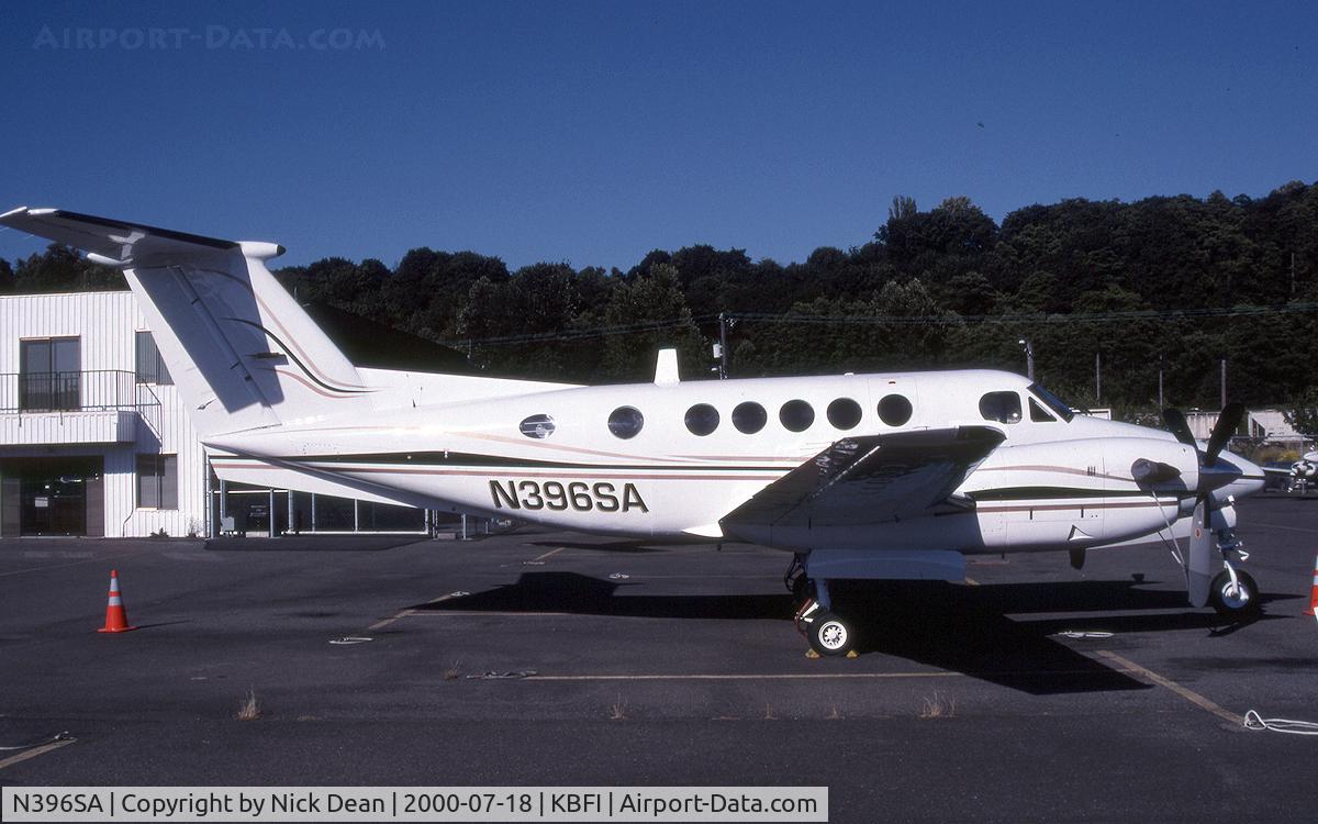 N396SA, 1977 Beech A200 C/N BC23, KBFI