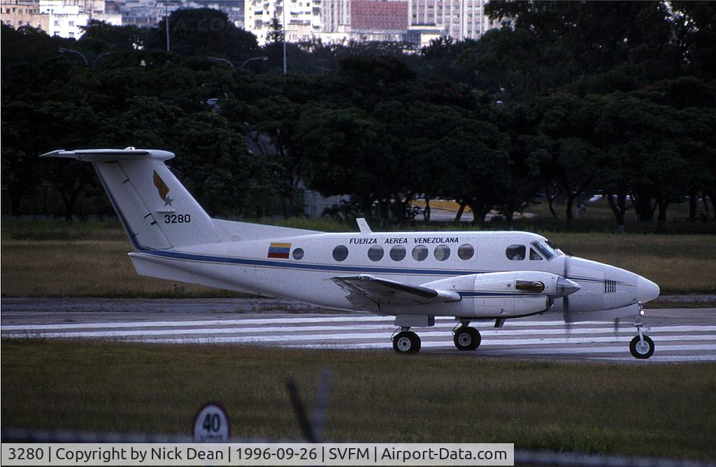 3280, Beech 200C Super King Air C/N BL-18, SVFM