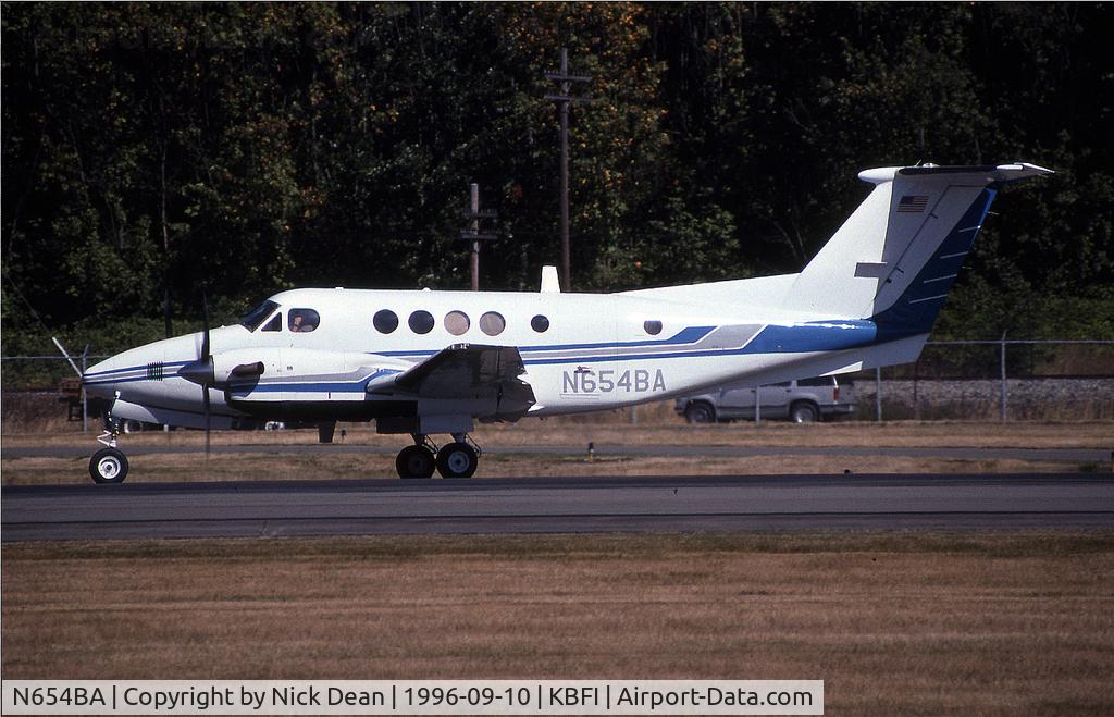 N654BA, 1982 Beech B200C King Air C/N BL-54, KBFI