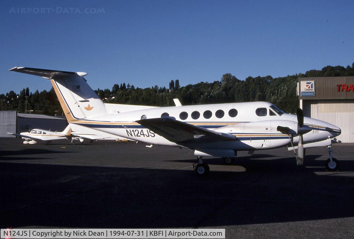 N124JS, 1982 Beech B200C King Air King Air C/N BL-64, KBFI (Currently registered in New Zealand as ZK-PLK)