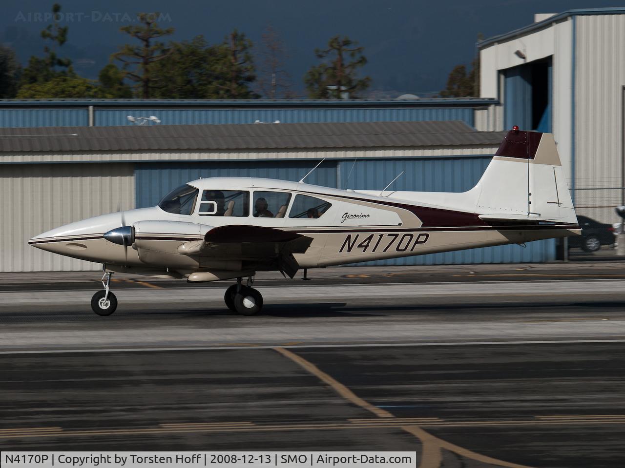 N4170P, 1959 Piper PA-23-160 Apache C/N 23-1657, N4170P rolling out after arriving on RWY 21