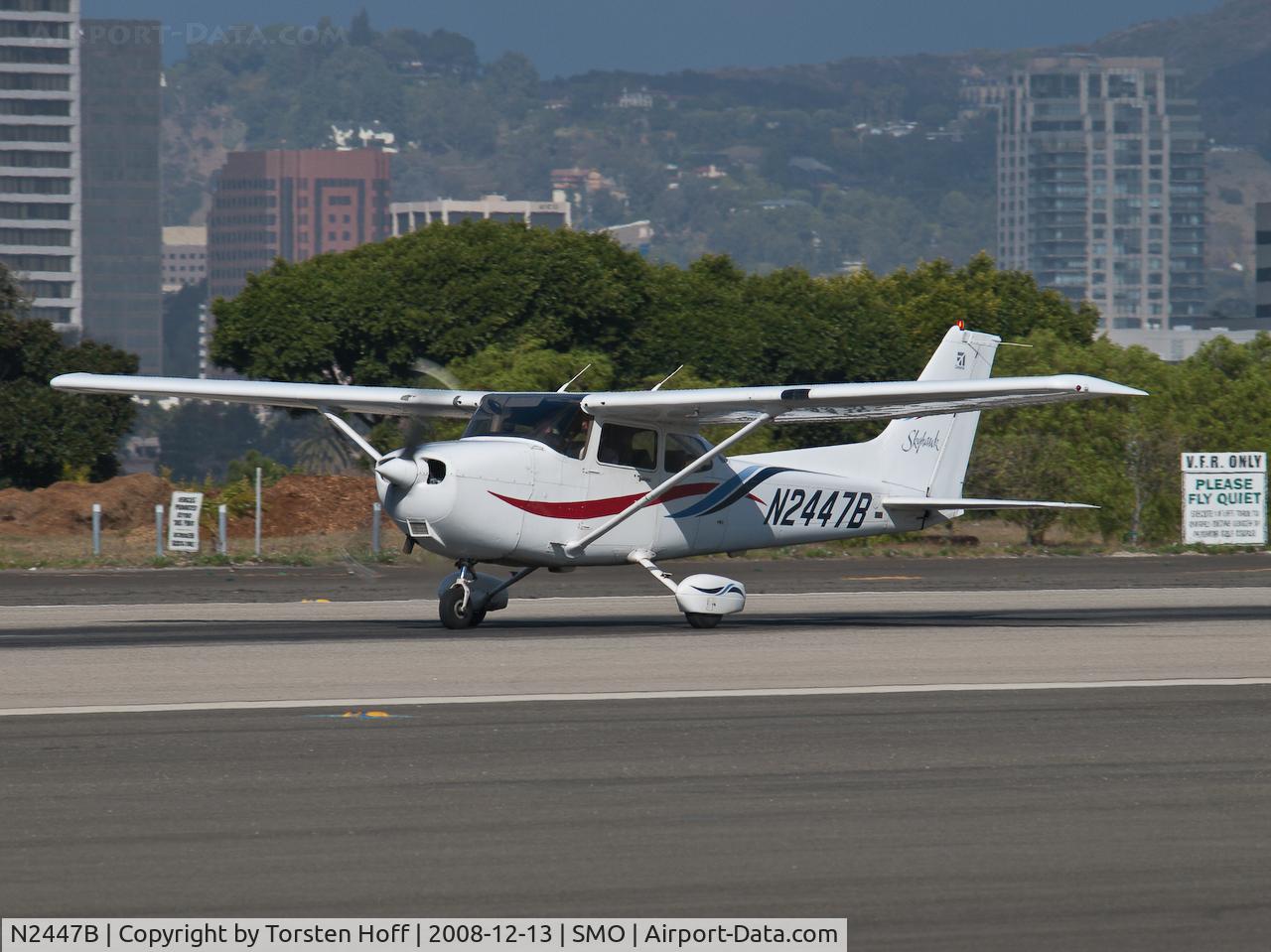 N2447B, 1999 Cessna 172R C/N 17280801, N2447B departing from RWY 21