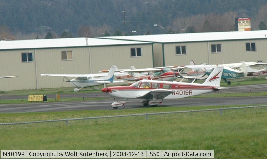 N4019R, 1967 Piper PA-32-300 Cherokee Six C/N 32-40316, preparing for take-off