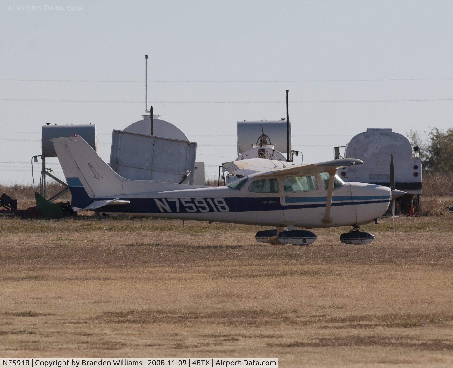 N75918, 1976 Cessna 172N C/N 17268041, Cessna