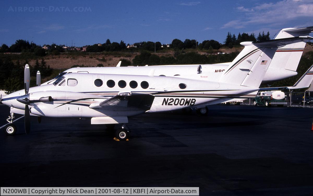 N200WB, 2001 Raytheon B200 King Air C/N BB-1754, kbfi