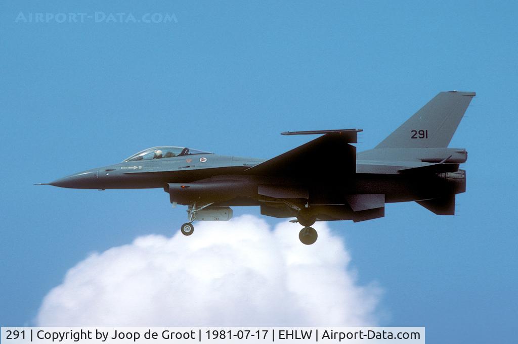 291, 1981 Fokker F-16AM Fighting Falcon C/N 6K-20, This F-16 was due for delivery to the Norwegian AF. It was still with Fokker when it made a low approach at Leeuwarden during a test flight.
