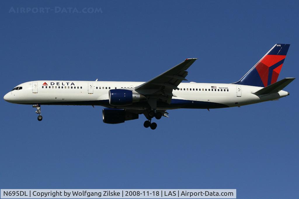 N695DL, 1998 Boeing 757-232 C/N 29727, visitor