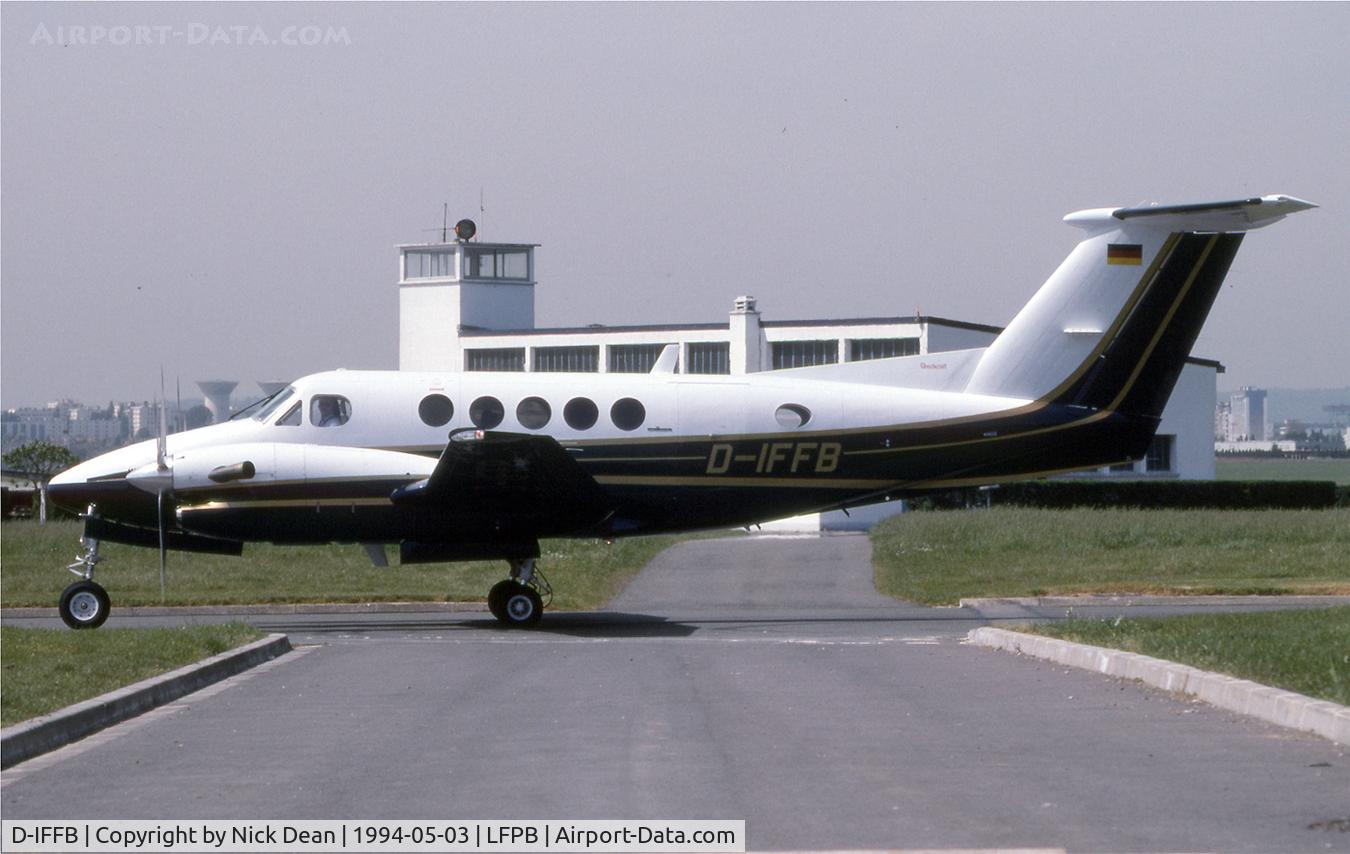 D-IFFB, 1993 Beech Super King Air 300LW C/N FA-224, LFPB