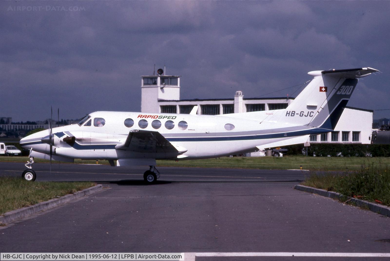 HB-GJC, 1993 Beech Super King Air 300WL C/N FA-228, LFPB (Currently registered OE-FME)