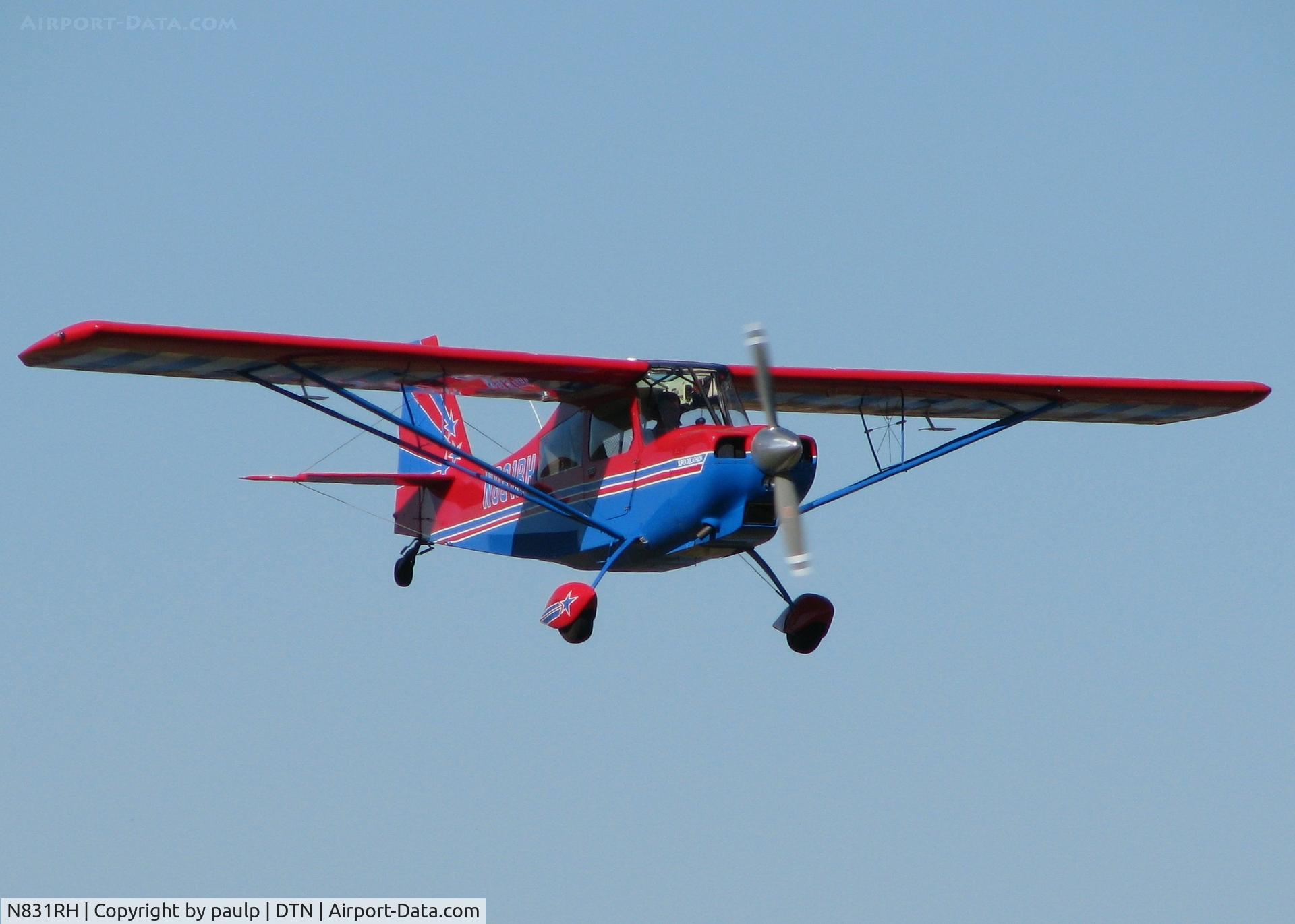 N831RH, 1997 American Champion 8KCAB Super Decathlon C/N 789-97, Landing at Downtown Shreveport.