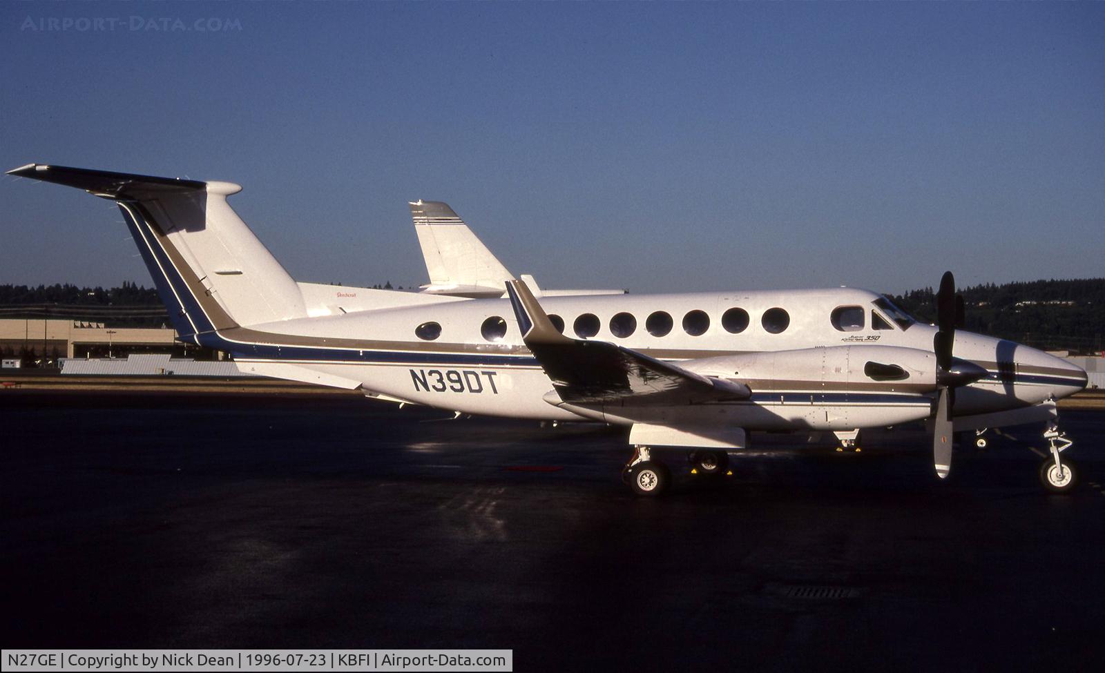 N27GE, 1992 Beech Super King Air 350 C/N FL-86, KBFI (Seen here as N39DT prior to becoming N27GE)