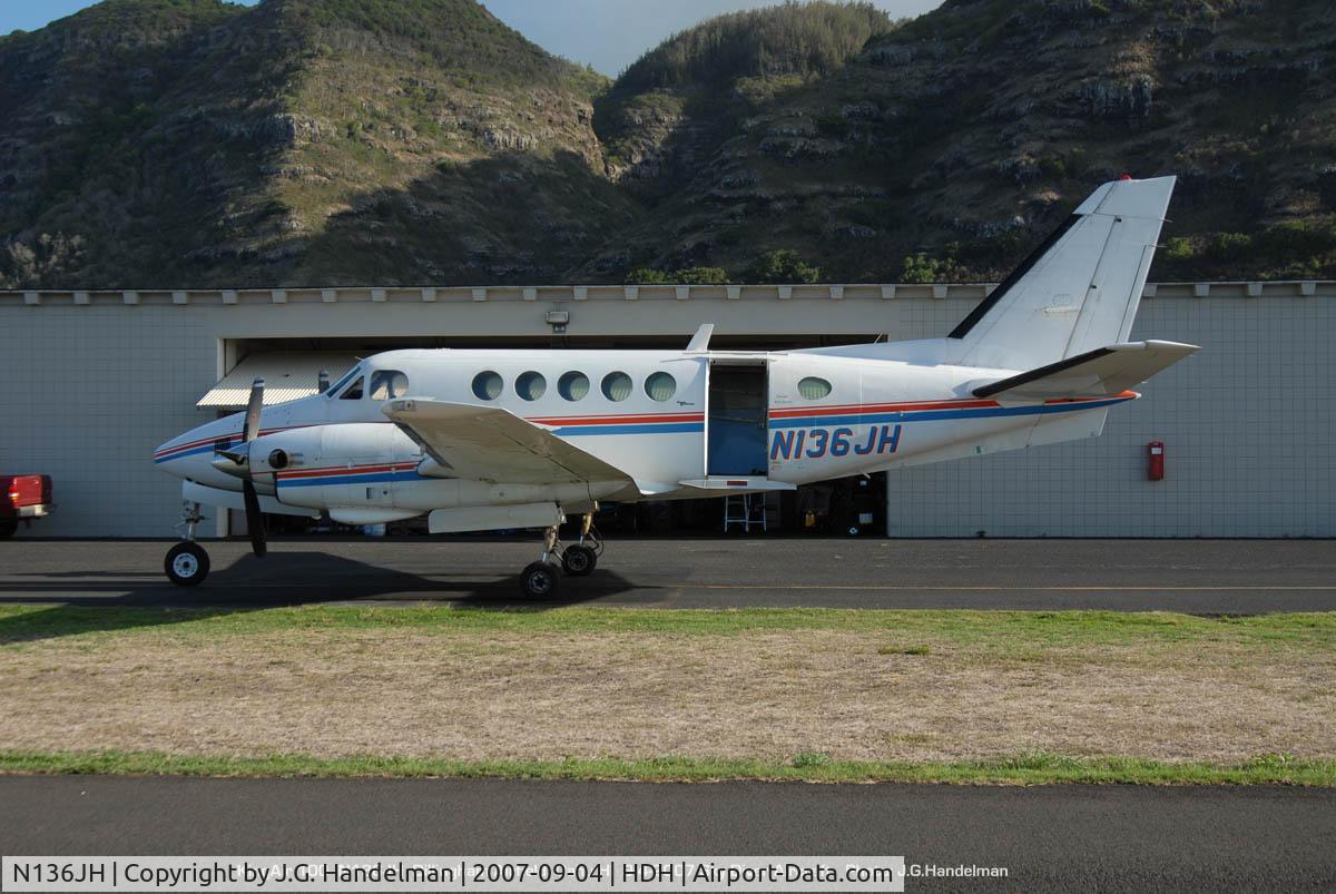 N136JH, 1969 Beech 100 King Air C/N B-25, Sky dive a/c at Oahu HI