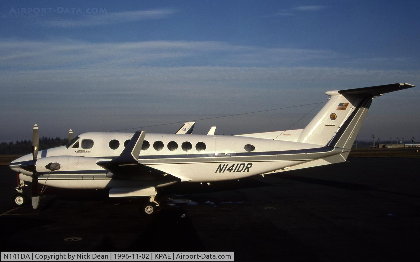 N141DA, 1993 Beech B300 King Air C/N FL-92, KPAE (Seen here as N141DR currently registered N141DA)