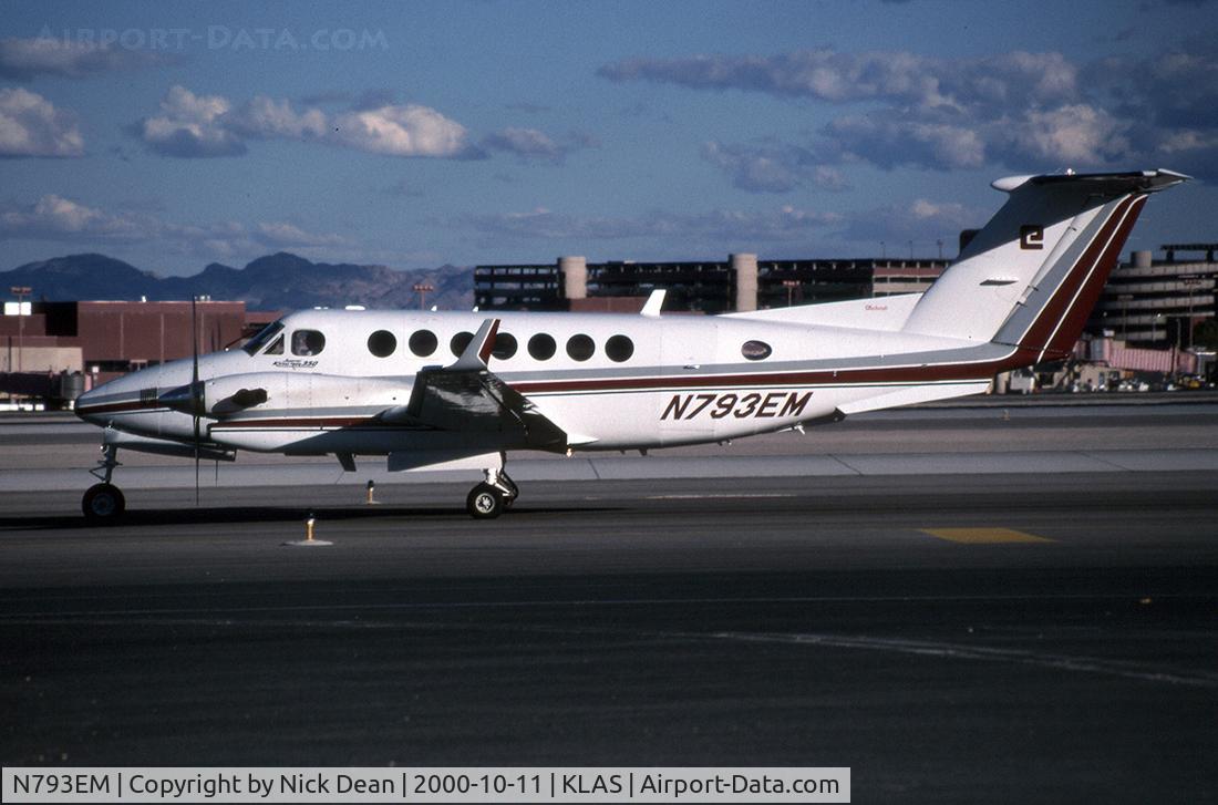 N793EM, 1993 Beechcraft King Air 350 C/N FL-106, KLAS (Currently registered C-GLOX)
