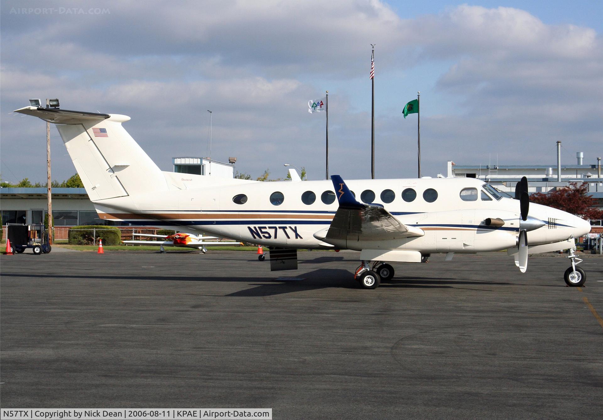 N57TX, 1998 Raytheon Aircraft Company B300 C/N FL-225, KPAE