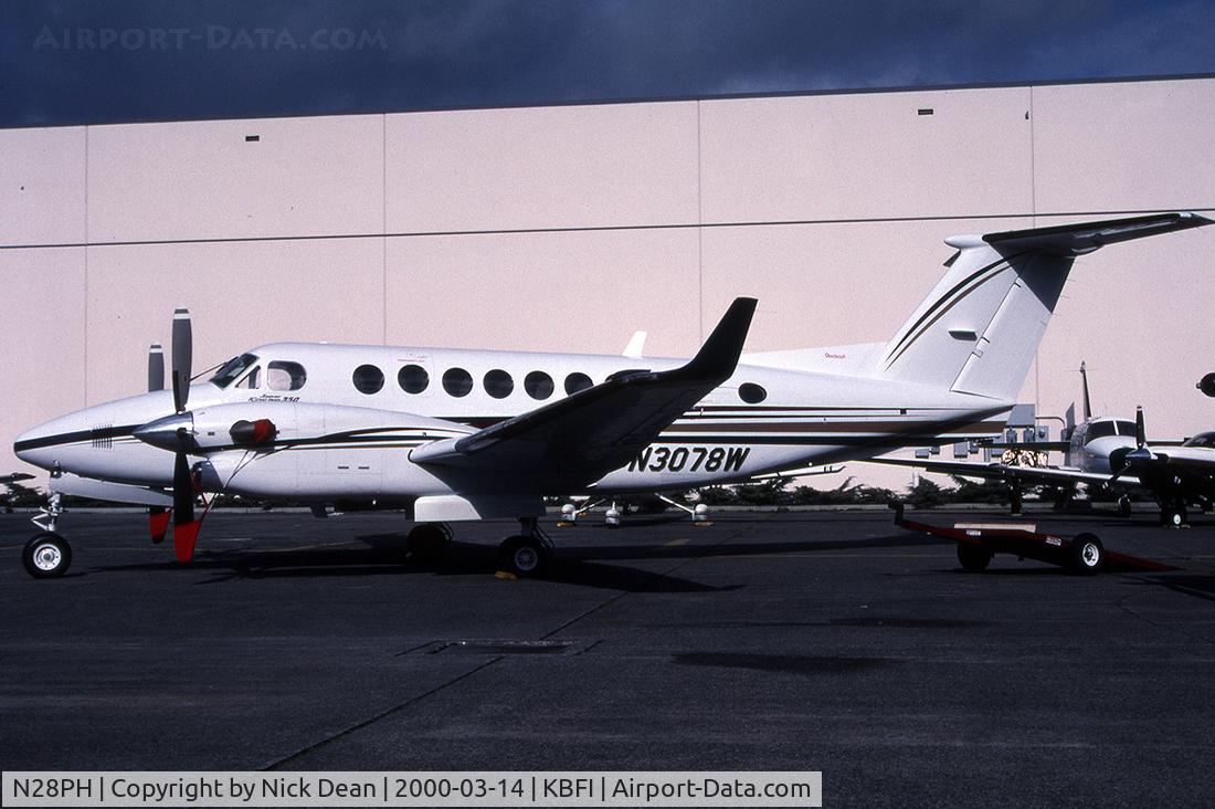 N28PH, 1999 Raytheon Aircraft Company B300 C/N FL-248, KBFI (Seen here as N3078W now reregistered as N28PH)