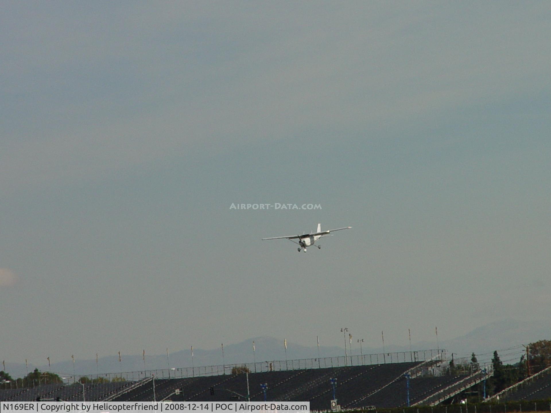 N169ER, 2006 Cessna 172S C/N 172S10416, Inbound on final for Brackett