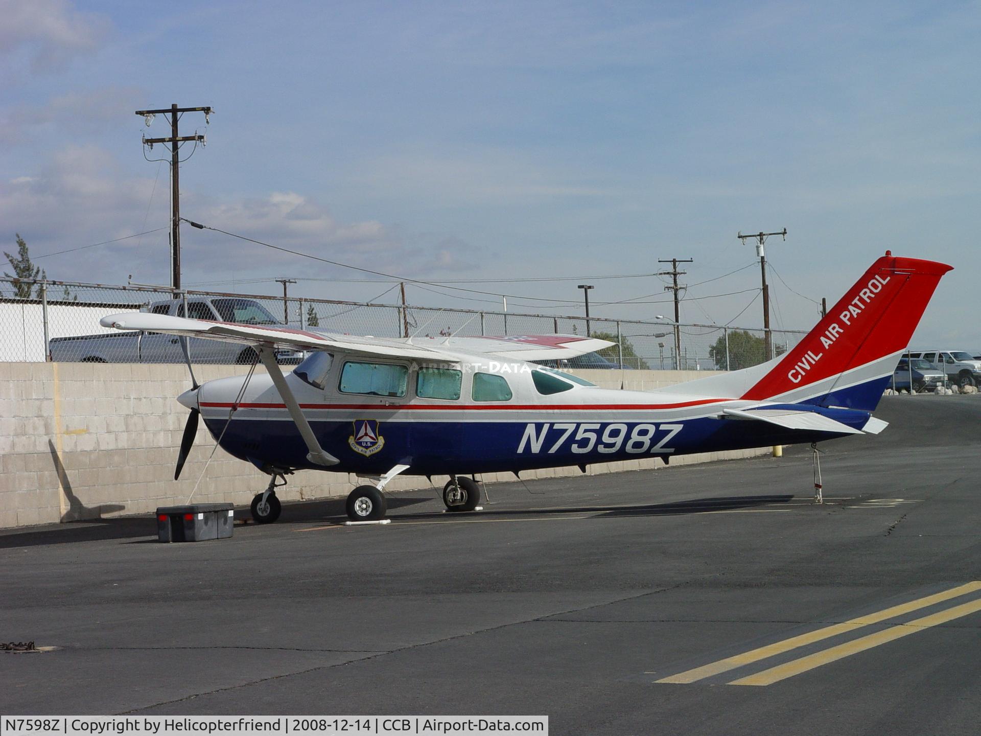 N7598Z, 1981 Cessna U206G Stationair C/N U20606382, Waiting for the call at Cable