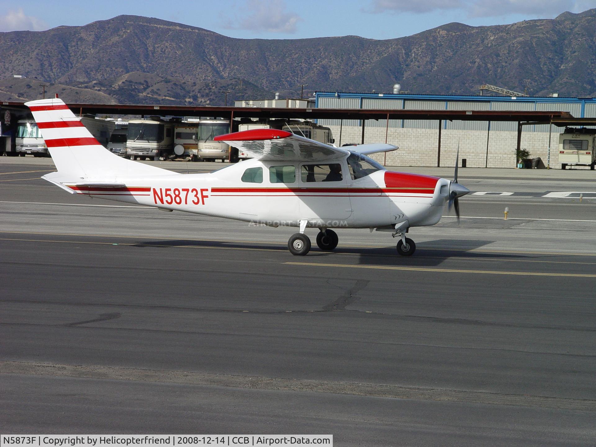 N5873F, 1967 Cessna 210G Centurion C/N 21058873, Taxiing to hanger
