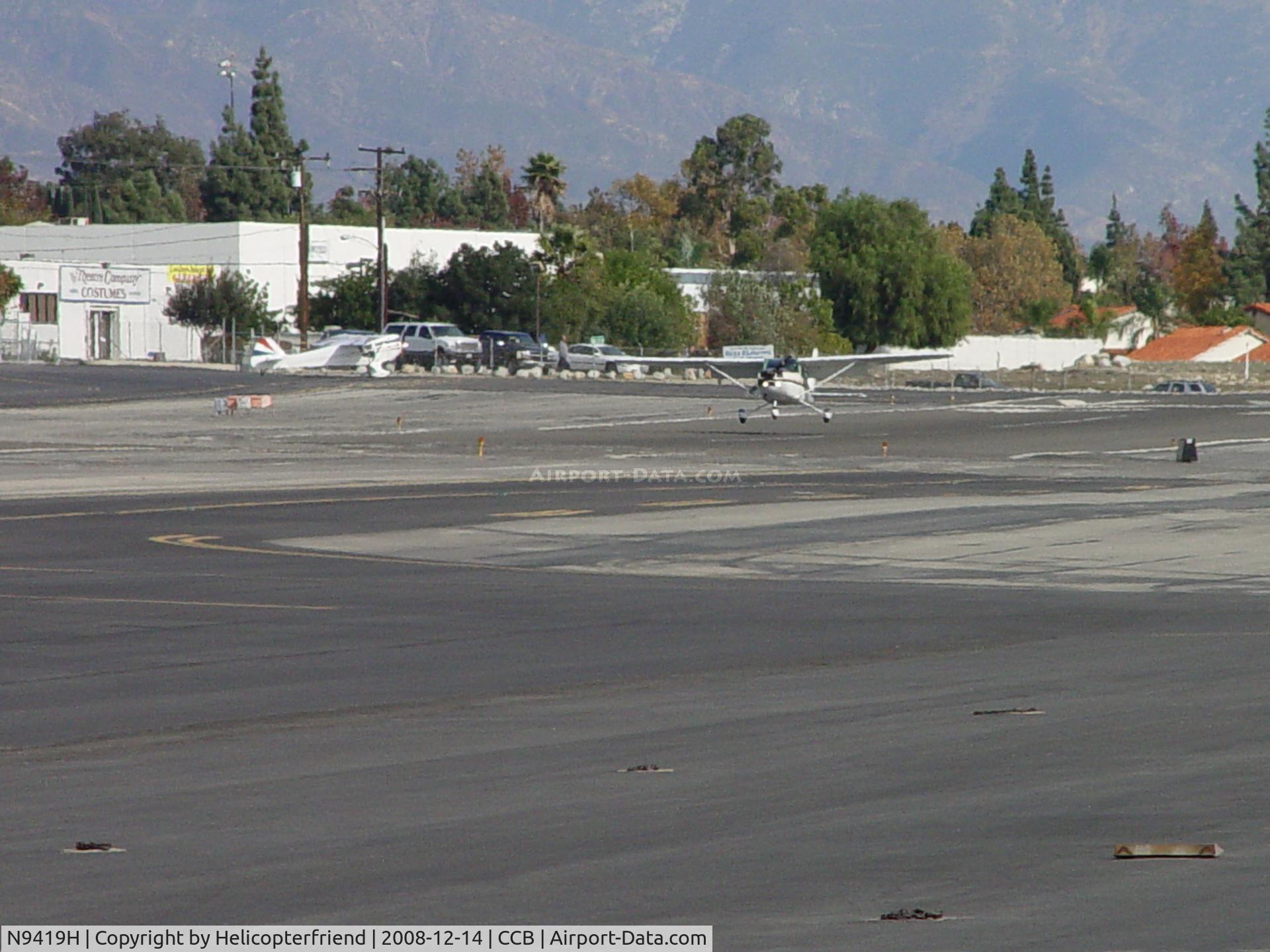 N9419H, 1981 Cessna 182R Skylane C/N 18267945, Landing at Cable