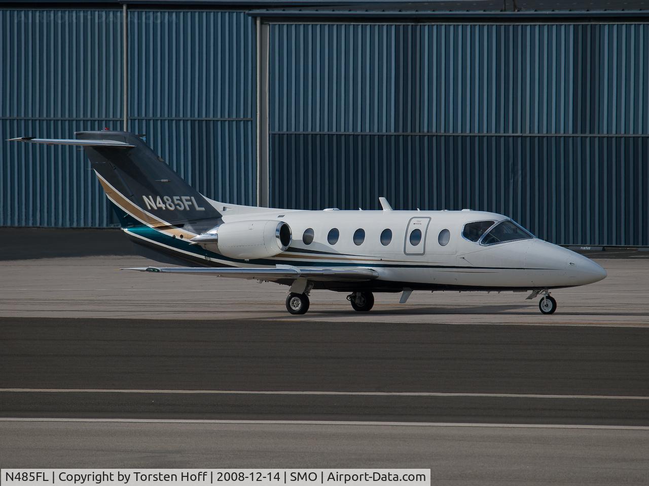 N485FL, 1999 Beech 400A Beechjet C/N RK-239, N485FL taxiing