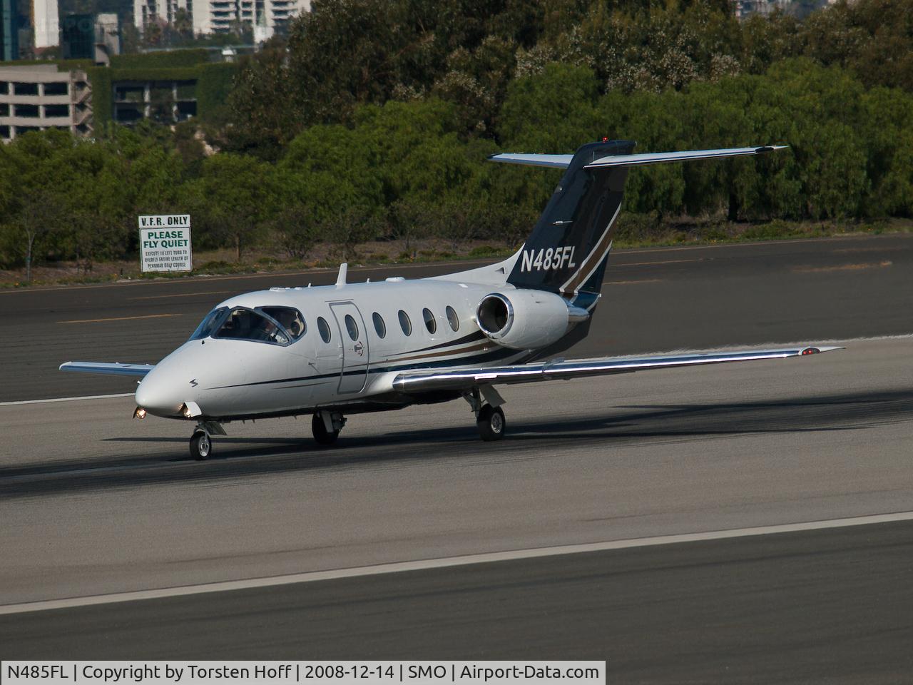N485FL, 1999 Beech 400A Beechjet C/N RK-239, N485FL departing from RWY 21