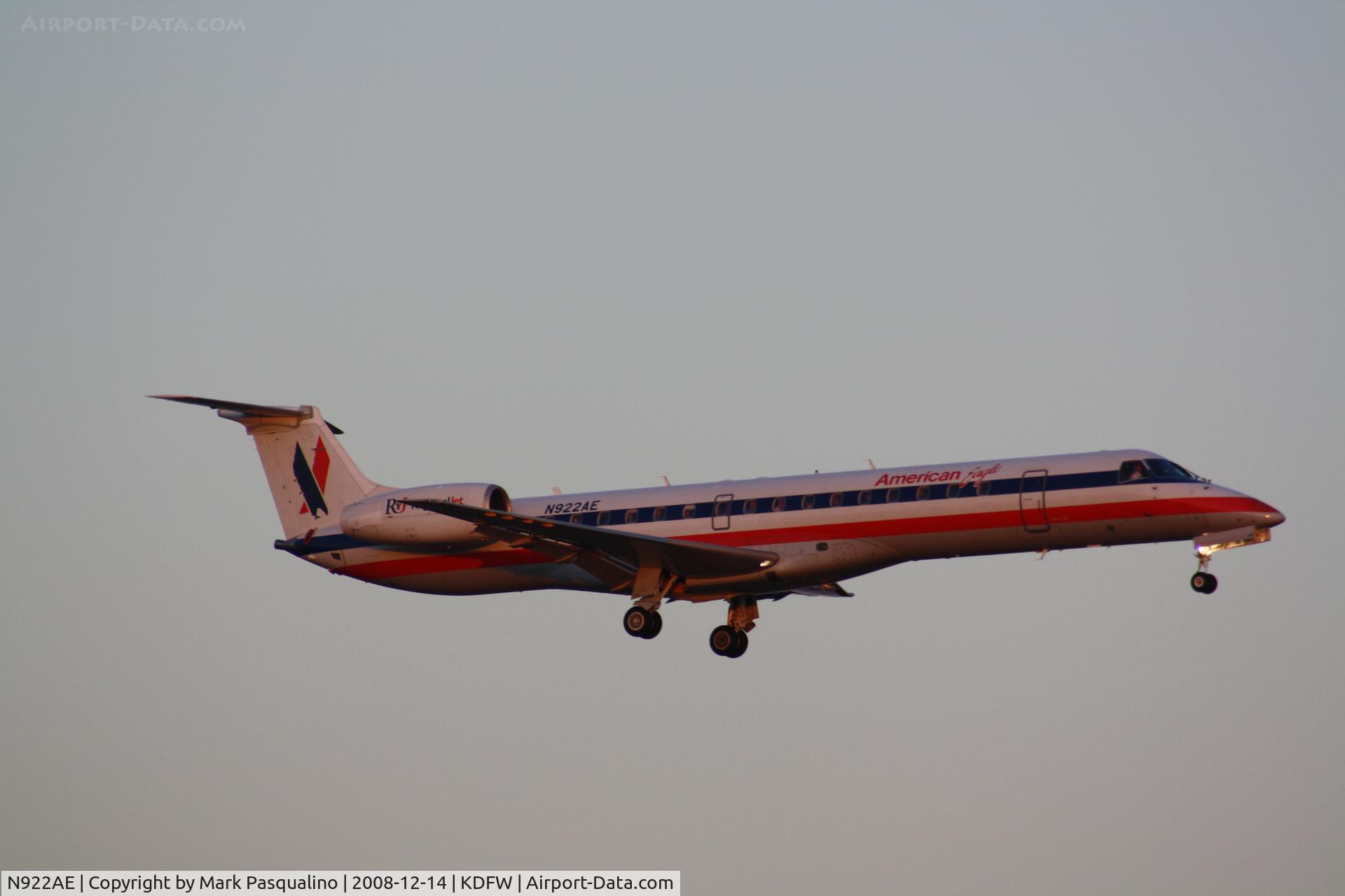 N922AE, 2005 Embraer ERJ-145LR (EMB-145LR) C/N 14500906, EMB-145LR